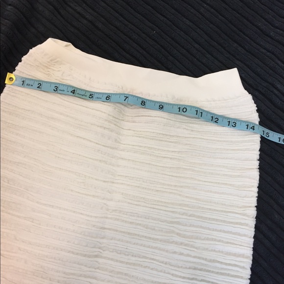 ⭐️White skirt tight fitted - Picture 3 of 5